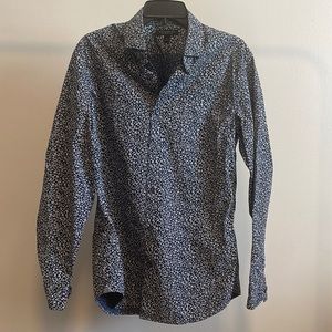 Banna Republic Button Up Shirt - Medium